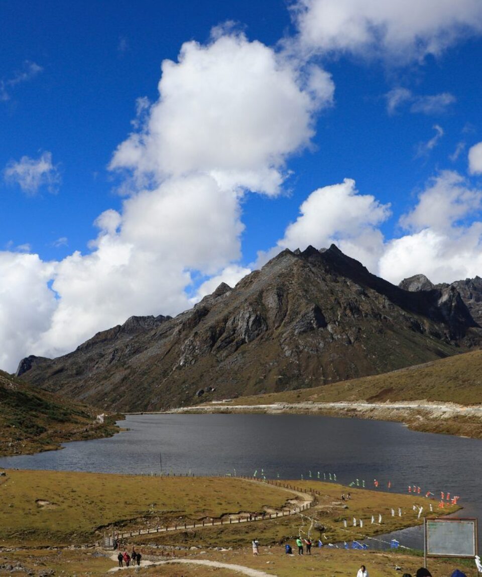 sela-lake-prayer-flags