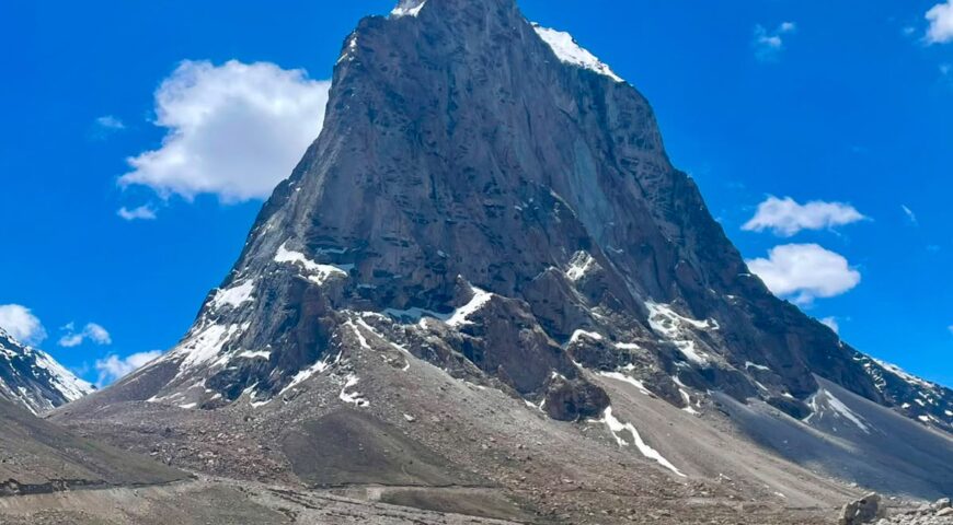zanskar-shinkula-rock-spire-river